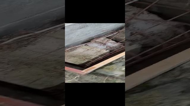 Я его слепил из того что был. Показываю как сделал опалубку для ступеньки крыльца смотреть онлайн