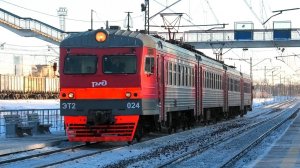 ЭТ2-024 сообщением Екатеринбург-Пасс. — Шаля делает остановку на о.п. Электродепо
