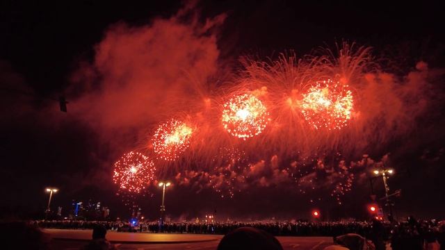 Салют на 9 мая 2024 года в Москве. Воробьевы горы смотреть онлайн