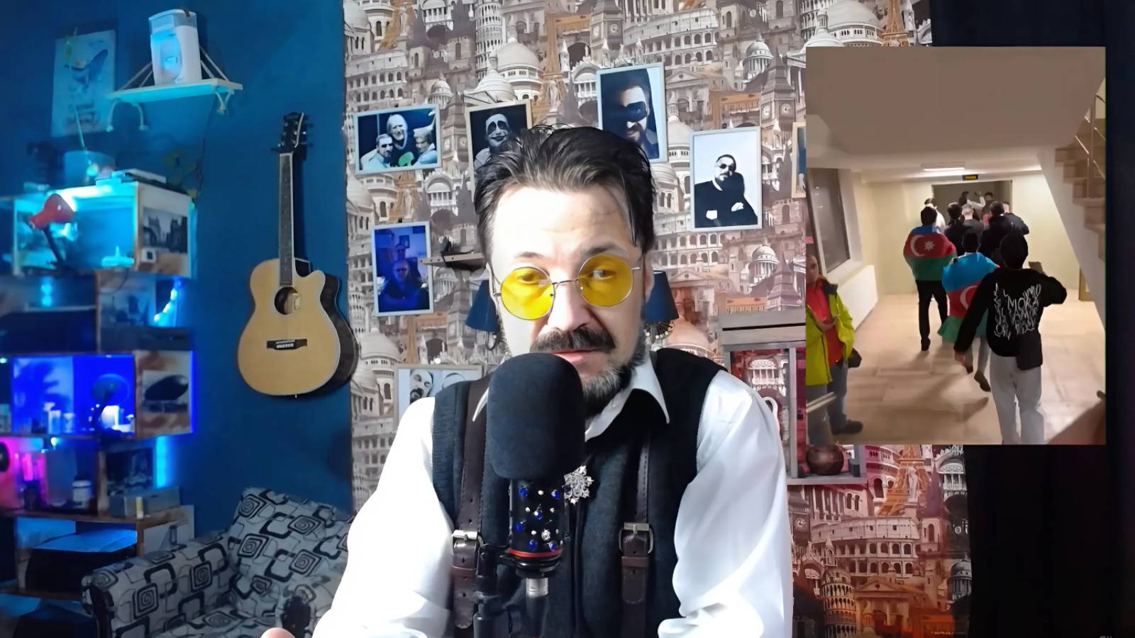 Студенты азербайджанцы с лозунгами прошли по российскому вузу, и попали под уголовные дела. смотреть онлайн