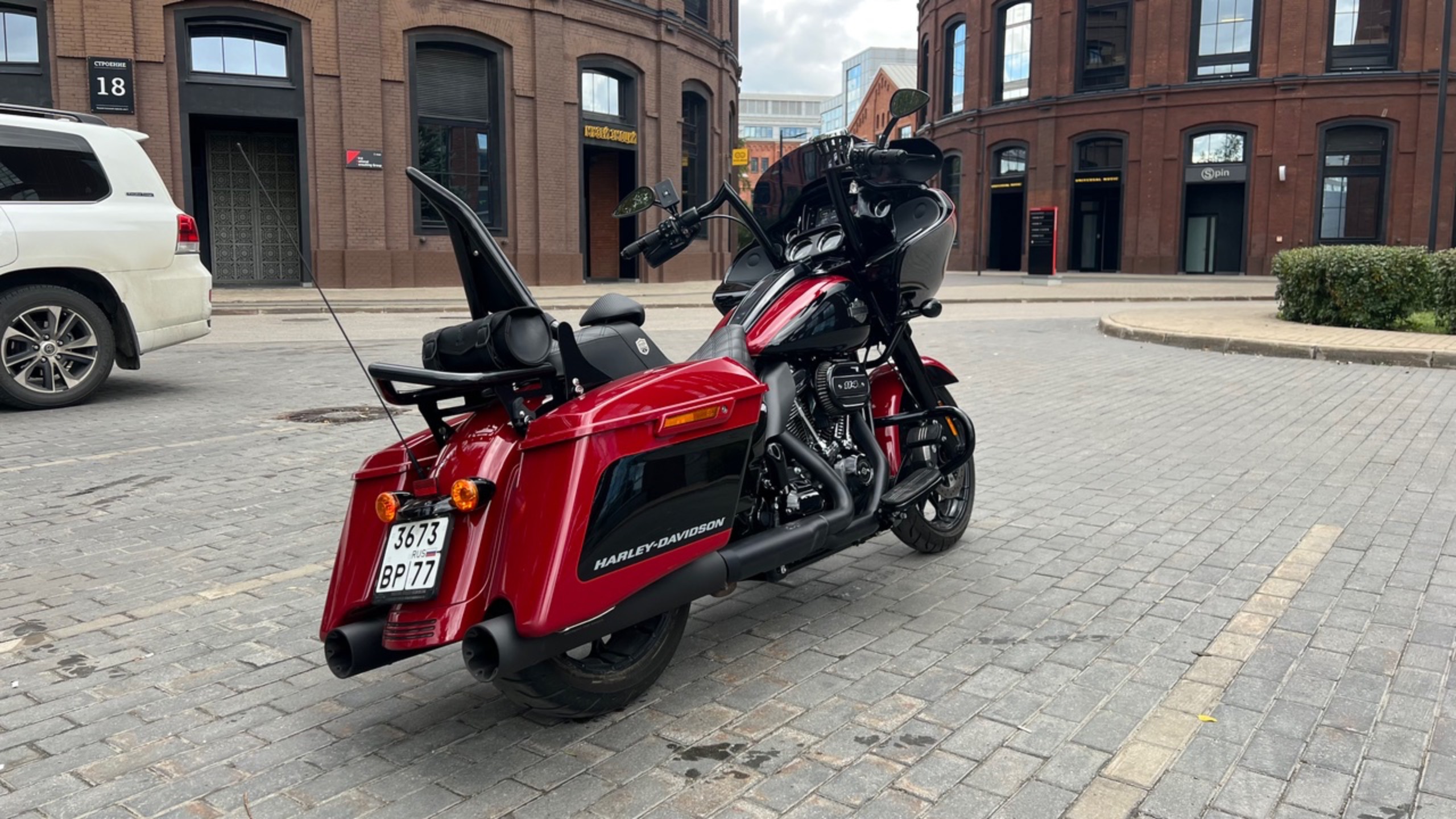 Harley-Davidson Road Glide Special 2021 - обзор спустя 3 года и 23000 км по пробкам Москвы смотреть онлайн