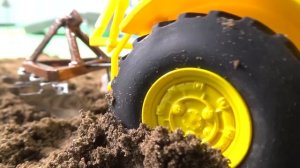 Мультик Какие тракторы живут в нашем городе