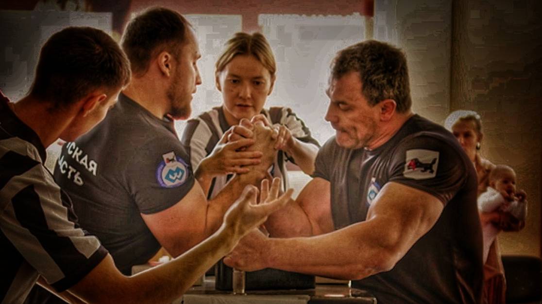Первенство Иркутска 2024г. Категория 105кг правая рука. #армрестлинг #armwrestling #соревнования