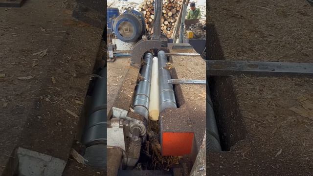 В своё время был мультфильм про Густава. Там он тоже из целого дерева сделал одну спичку. смотреть онлайн