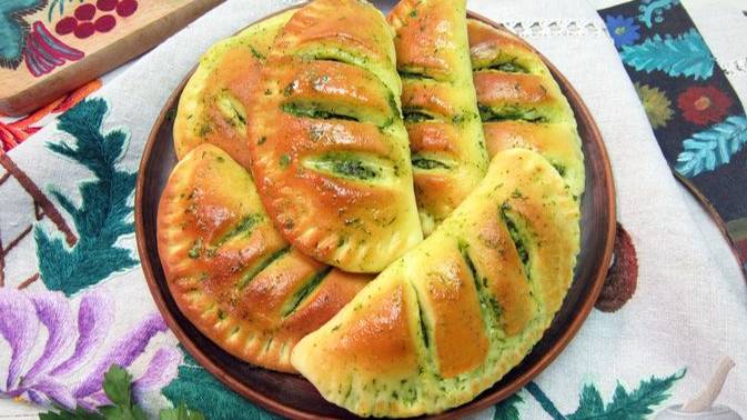 Любой суп сделают праздничным. БУЛОЧКИ С СЫРОМ, ЗЕЛЕНЬЮ И ЧЕСНОКОМ смотреть онлайн