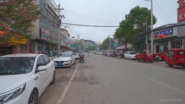 Chinese Township Walking. Gaofeng Town, Guizhou