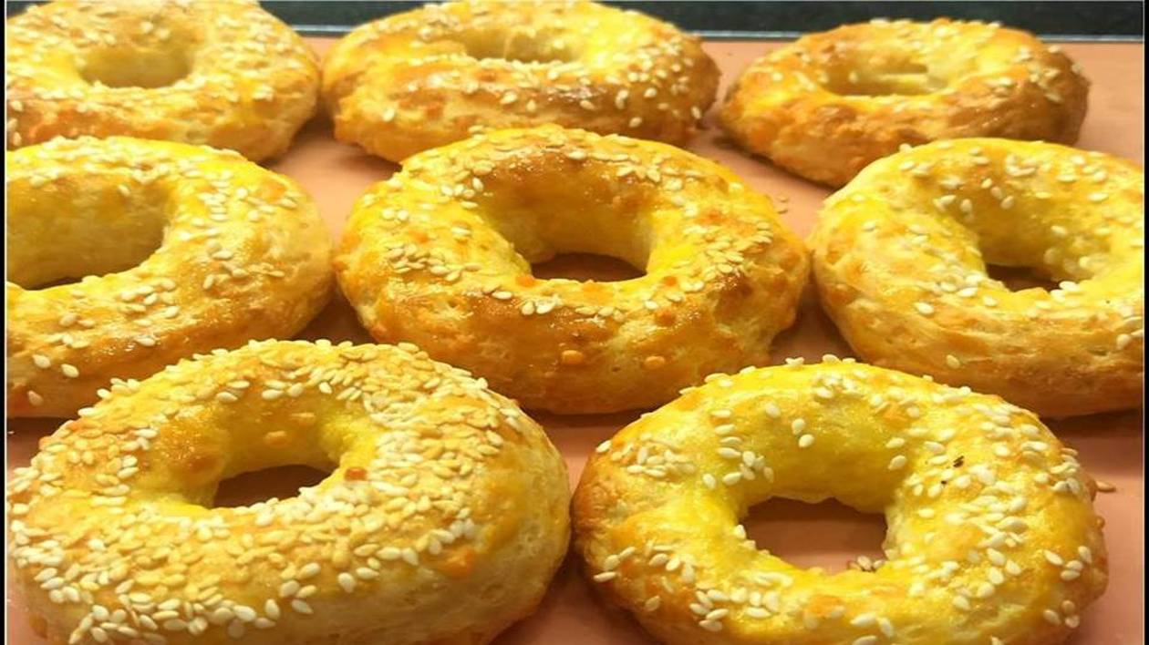 БУБЛИКИ ДОМАШНИЕ С ТВОРОГОМ И СЫРОМ😘 СЪЕДАЮТСЯ ДО КРОШКИ! Булочки Получаются Всегда Вкусные смотреть онлайн