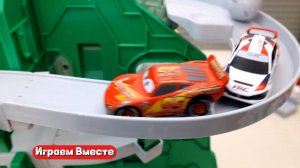 Машинки из мультика Тачки ! Строим гоночную трассу !