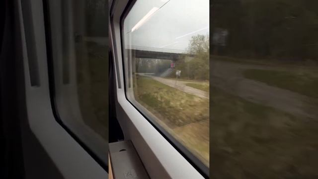 High-speed train at a speed of 250 km/h смотреть онлайн