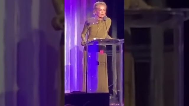 Sharon Stone Loses $$$$ to silicone смотреть онлайн