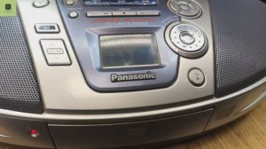 У магнитолы работает только один динамик. Ремонт на примере Panasonic rx-es27.