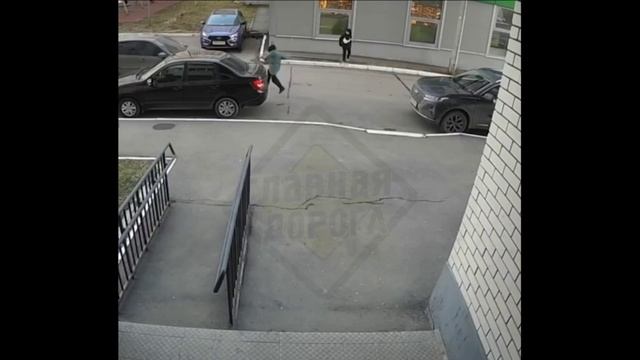 СМЕРТЕЛЬНЫЙ ПЕРЕХОД#...\\не глядя и на красный свет\опасный двор\мама с коляской\ смотреть онлайн