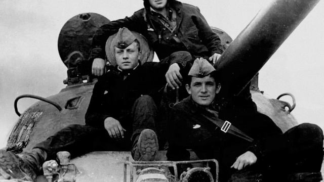 МЫ ТАМ ЗА ГРАНИЦЕЙ СТОЯЛИ НЕ ЗРЯ... смотреть онлайн