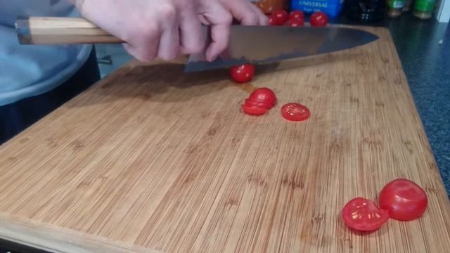 Edelstahl San Mai Slicer - Schnittdemo Tomate смотреть онлайн