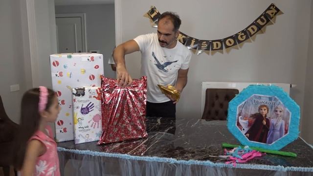 Lina'ya Sürpriz Doğum Günü Partisi Hazırlığımız! Çok Sevindi! смотреть онлайн