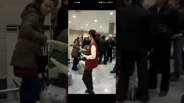 УФМС ТЕКШИРУВ АЭРОПОРТ ПУЛКОВОДА 😱😱🤦♂️ смотреть онлайн