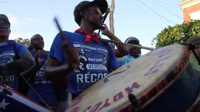 La Conga de los Hoyos Santiago d e Cuba a cura di pasquale pachi chiurazzi смотреть онлайн