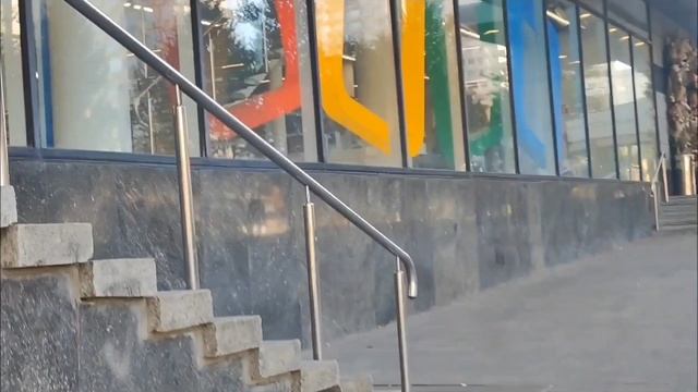 Девчонки решили прогуляться по Новому Арбату. Идём в детский мир. смотреть онлайн