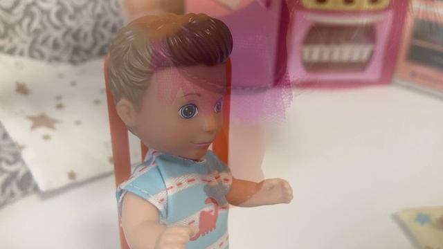 ЕВИ УТОПИЛА ТЕЛЕФОН! Веселая семейка Штеффи! Смешные мультики с куклами Барби КУКЛЫ В КАДРЕ!