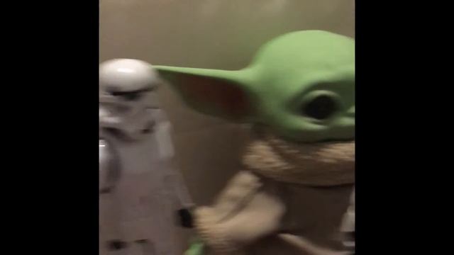 Robot saving Baby Yoda (Star Wars) смотреть онлайн