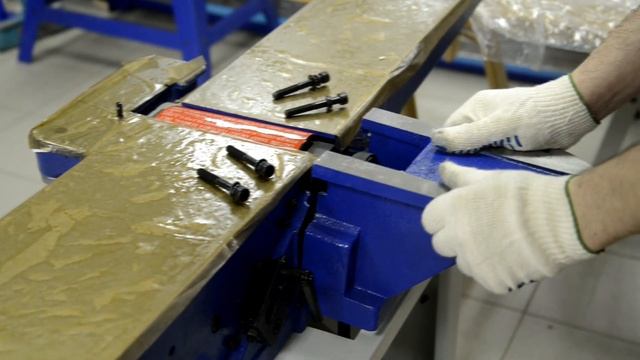 Распаковка и сборка фуговального станка BELMASH J150/1170AR смотреть онлайн