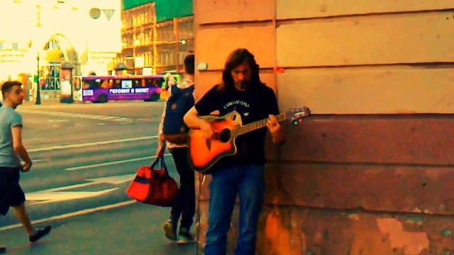 В ДЕНЬ ВМФ. В ПИТЕРЕ ПОД КАВЕР ПЕСНЮ РАЗВЛЕКАЛ НАРОД. ОЛЕГ АПРЕЛЬ. смотреть онлайн