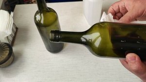 УБИРАЕМ КЛЕЙ С БУТЫЛОК ОТ САМОКЛЕЯЩИХСЯ ЭТИКЕТОК