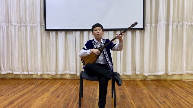 Қалқа Жапсарбаев-"Қалқа". Орындаған: Досымжан Таңатаров смотреть онлайн