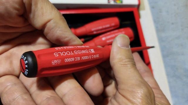 V.507 PB SWISSGRIP SET 6 ,1000V SCREWDRIVER SET -6.5X1.2,5.5X1,4X0.8,3X0.5,+2PH,+1PH ,MADE IN SWISS