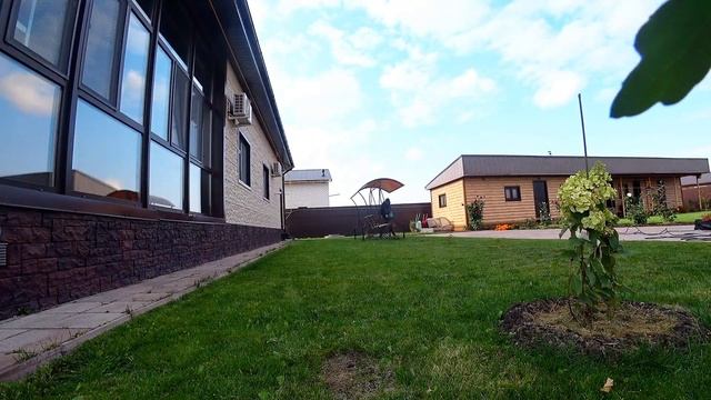 Уход и восстановление газона, аэрация-вертикуляция, скарификация, внесение минеральных удобрений! смотреть онлайн