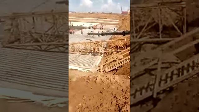 Кран упал в котлован смотреть онлайн