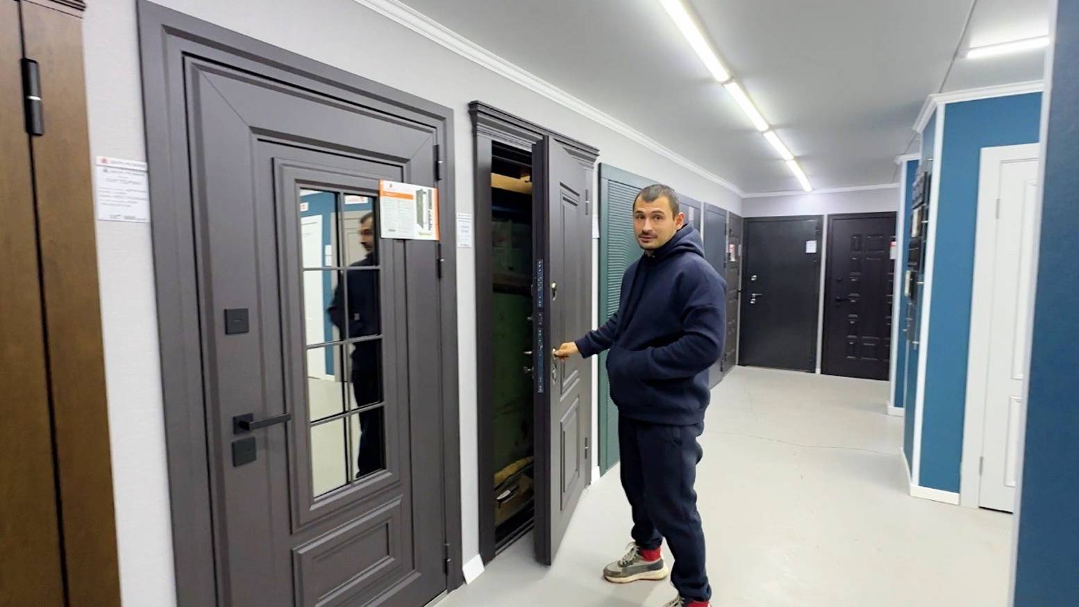 Ломаем стены в доме. Наконец-то мы купили двери. Ремонт продолжается. Жизнь простых людей в деревне. смотреть онлайн