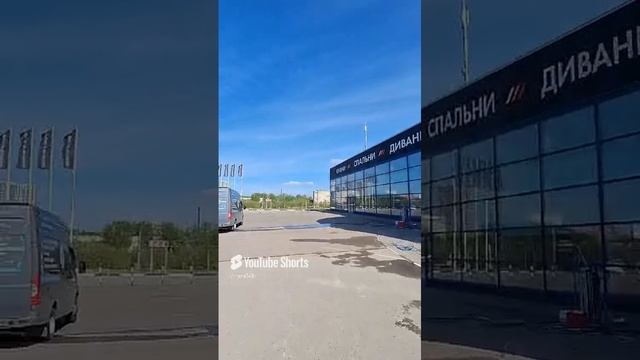 Проведение мойки стекол фасада торгового центра