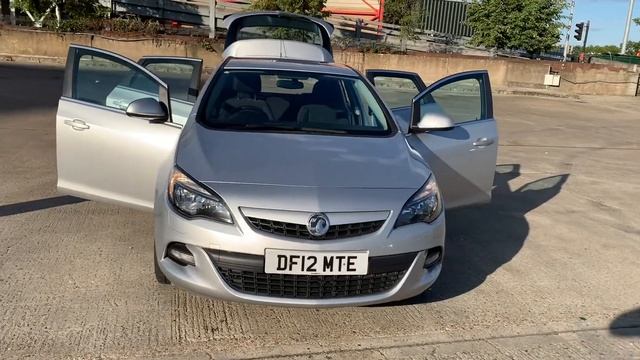 VAUXHALL ASTRA VVT SRi Vx-Line 2012 смотреть онлайн