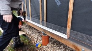 Монтаж винилового сайдинга. Монтаж сайдинга своими руками. БАНЯ 25м2. #12