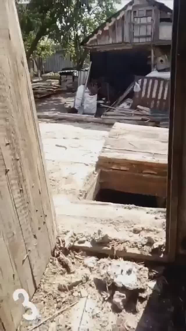 Разобрал старый сарай на материалы