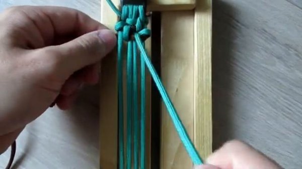 Браслет из паракорда Toxic Cobra Modified_270p_360p