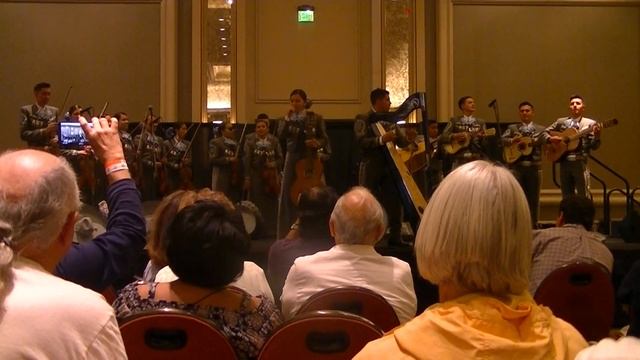 Mariachi Aztlan de Pueblo High School - Tilingo Lingo смотреть онлайн