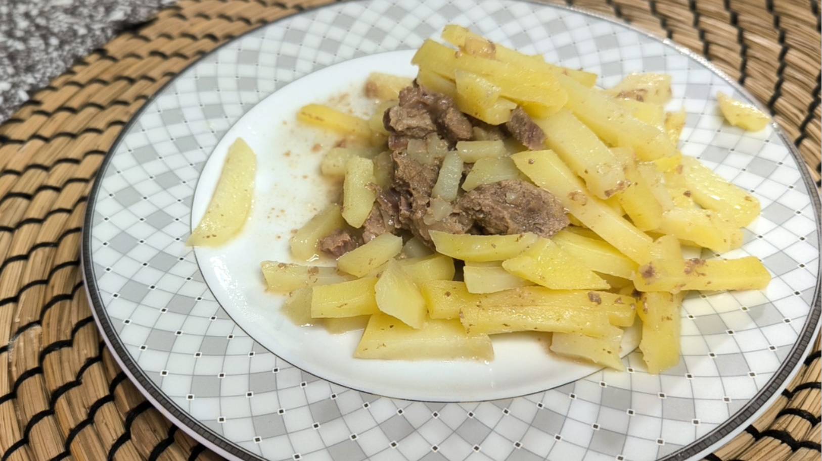 Мясо медленного томления, можно даже не жевать (готовлю заготовку сразу для нескольких блюд) смотреть онлайн