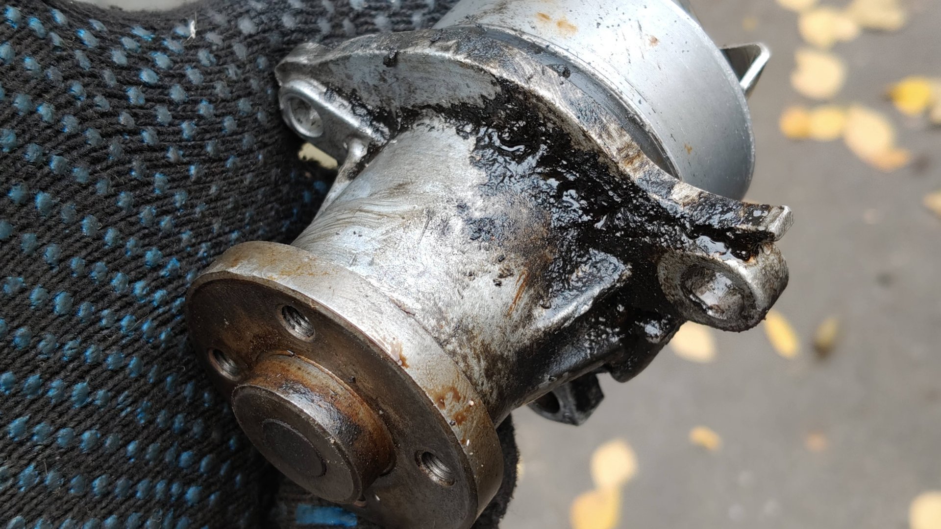 Замена помпы Ejde Ejve 1 литр Toyota Duet Daihatsu Sirion Storia