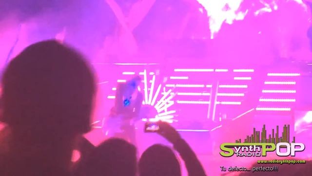 Empire Of The Sun - Awakening [Concierto Lima - Peru 2015] смотреть онлайн