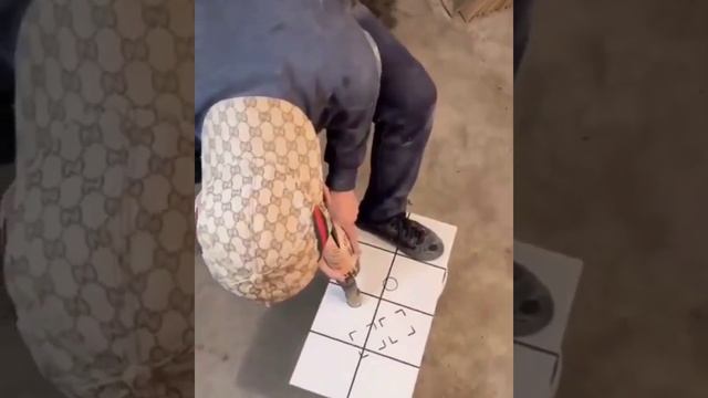 Как красиво и ровно вырезать отверстия на стене с кафелем под смеситель и розетки смотреть онлайн