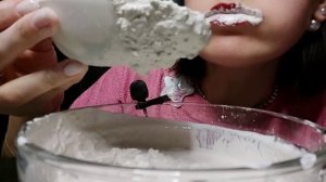 АСМР ~  Огромной ложкой  Влажную Крошку ~ ASMR ~  With a huge spoon  Wet Crumb ~