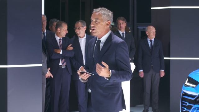 Lamborghini Press Conference at the 2019 Frankfurt Motor Show смотреть онлайн