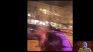 разбор видео В Петербурге хулиган выстрелил в лицо прохожему неформалу панку из сигнальной ракетницы