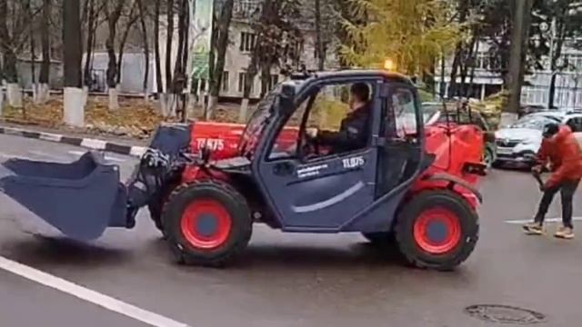 Проводим демонстрацию спец. техники Polar Badger в Москве смотреть онлайн