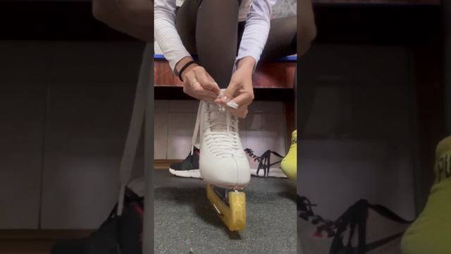 Используйте для отработки скольжения и прыжков🔥 #фигурноекатание #figureskating #спорт #фигуристка смотреть онлайн