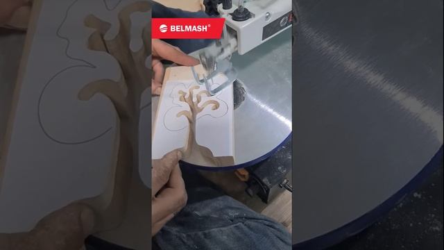 Затейливые изгибы? Легко! На лобзике BELMASH #столярка #приколы #интересно #belmash смотреть онлайн