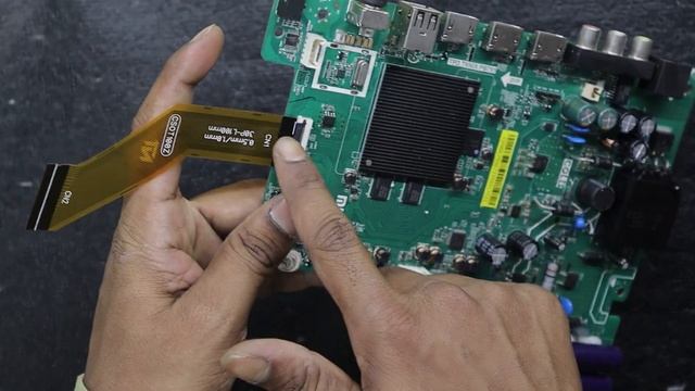 Flex HD LVDS Interface 30 Pin, 0.5mm to 30 Pin, 1.0mm | MI/COST LVDS Interface Patta смотреть онлайн