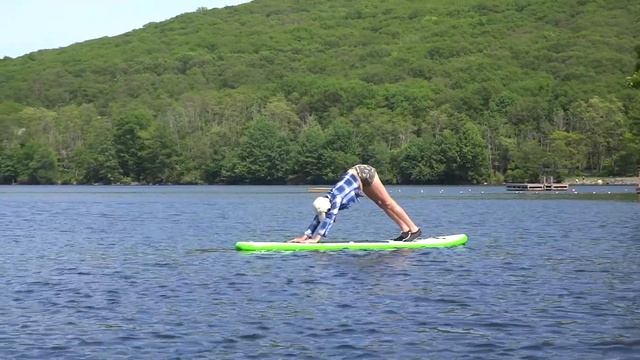 ZZZ is trying Yoga on Paddle board. смотреть онлайн